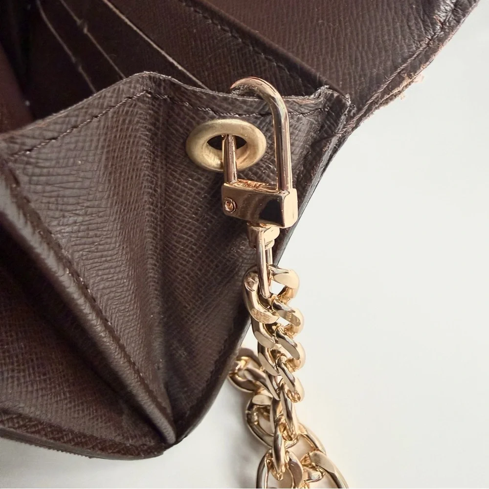 Sale! Louis Vuitton Damier Ebene Sarah wallet with strap - Picture 11 of 15